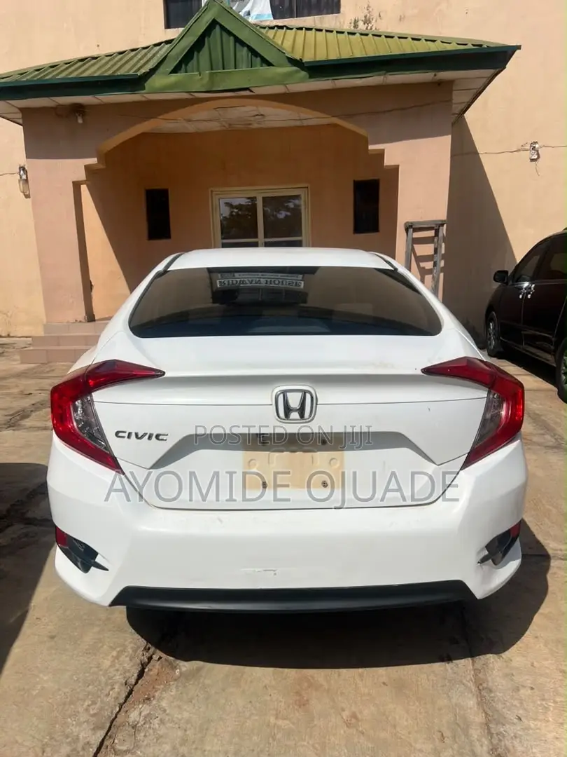 Honda Civic 2017 White