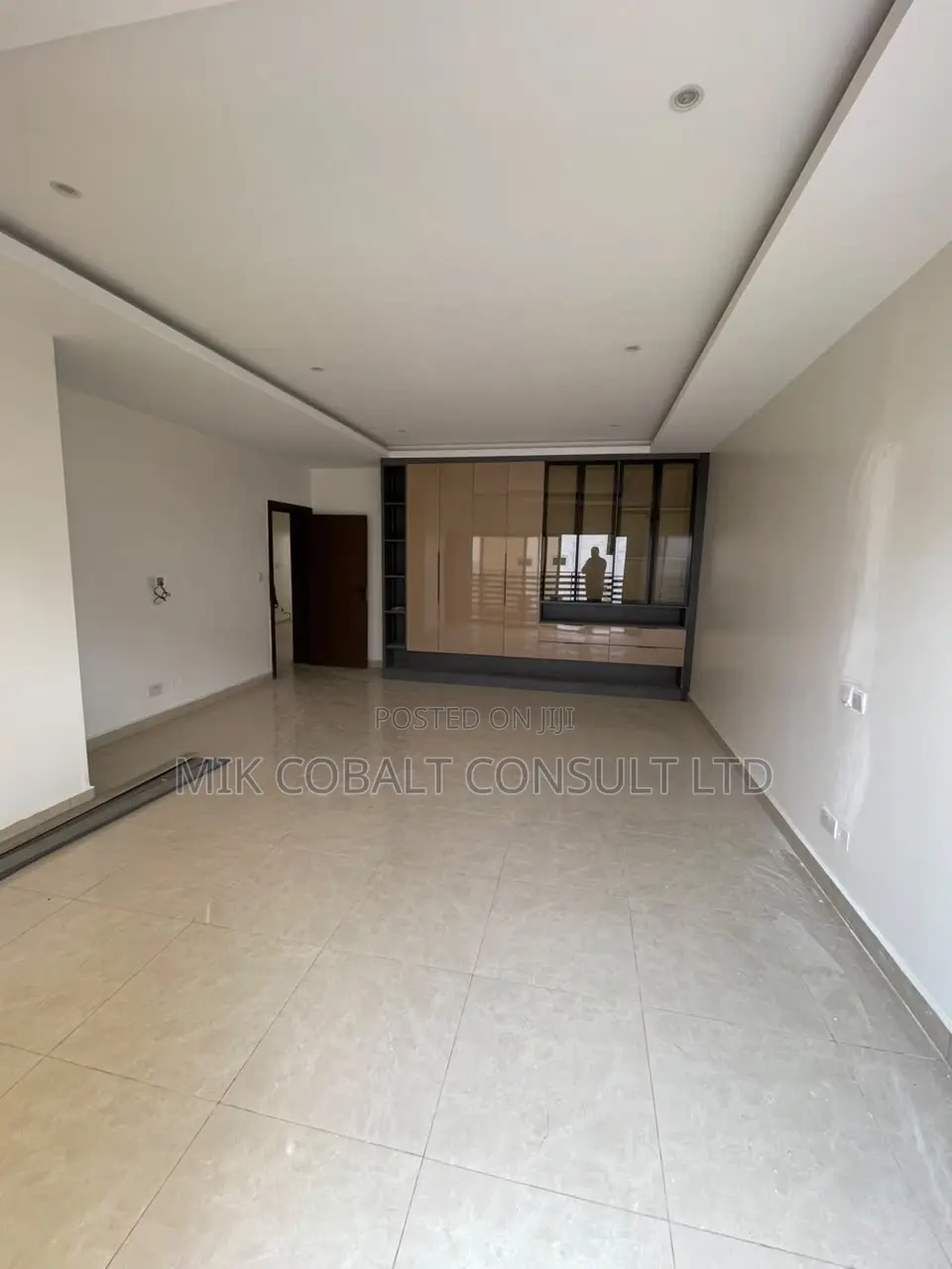 4bdrm Duplex in Close To Godab, Life Camp for rent