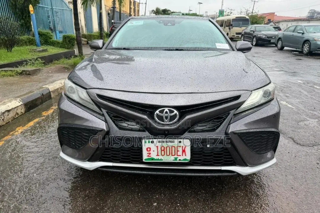 Toyota Camry XSE FWD (2.5L 4cyl 8AM) 2018 Gray