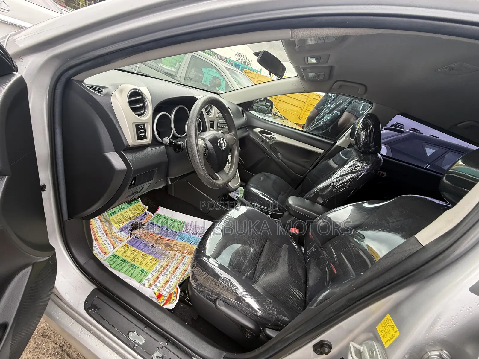 Toyota Matrix S Hatchback AWD (2.4L 4cyl 4A) 2013 Silver