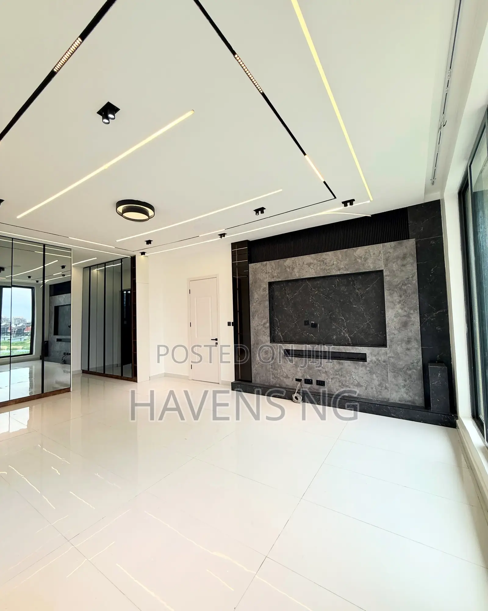 5bdrm Townhouse/Terrace in Lekki Phase 1 for sale