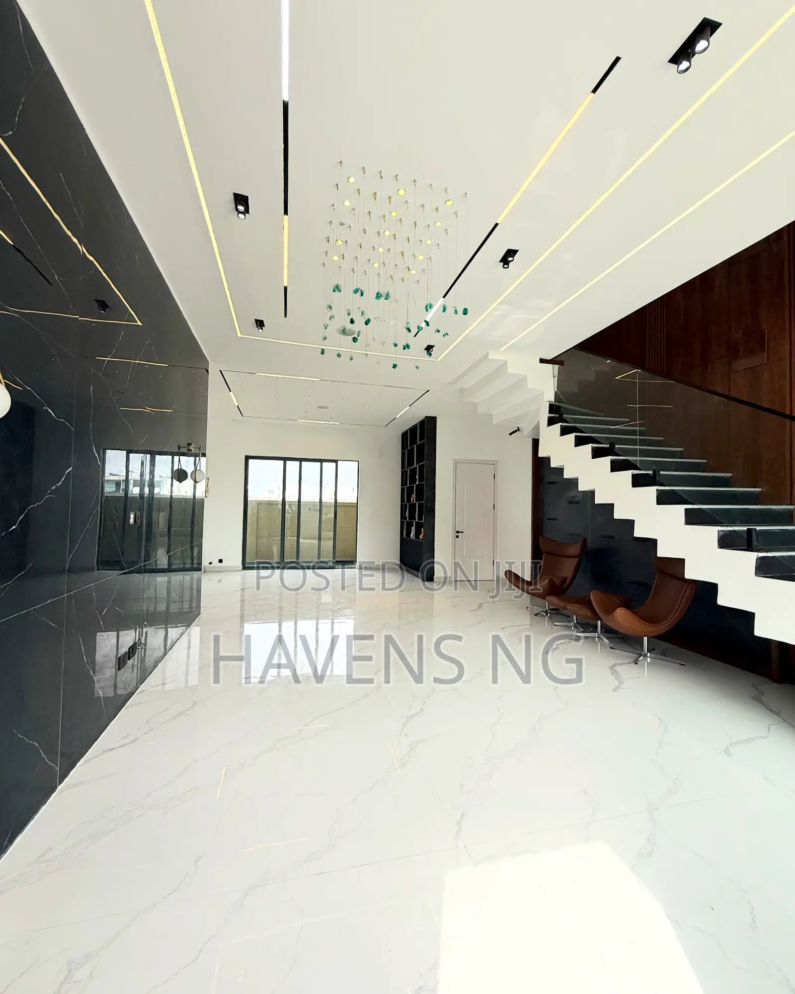 5bdrm Townhouse/Terrace in Lekki Phase 1 for sale