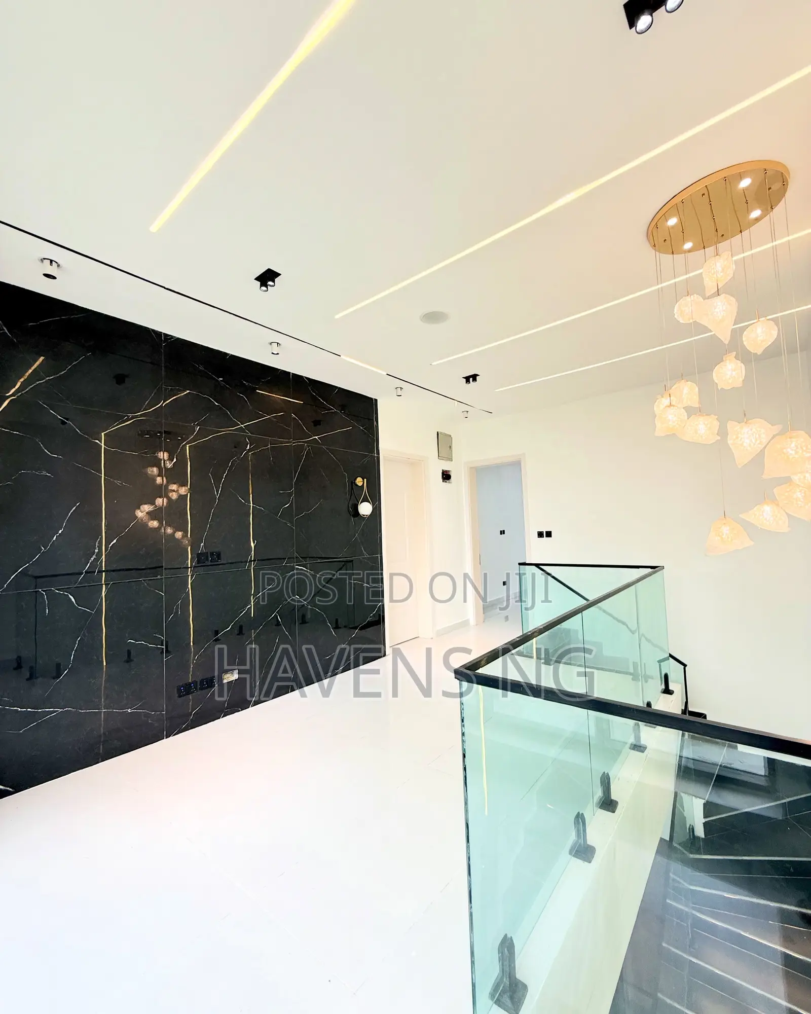 5bdrm Townhouse/Terrace in Lekki Phase 1 for sale