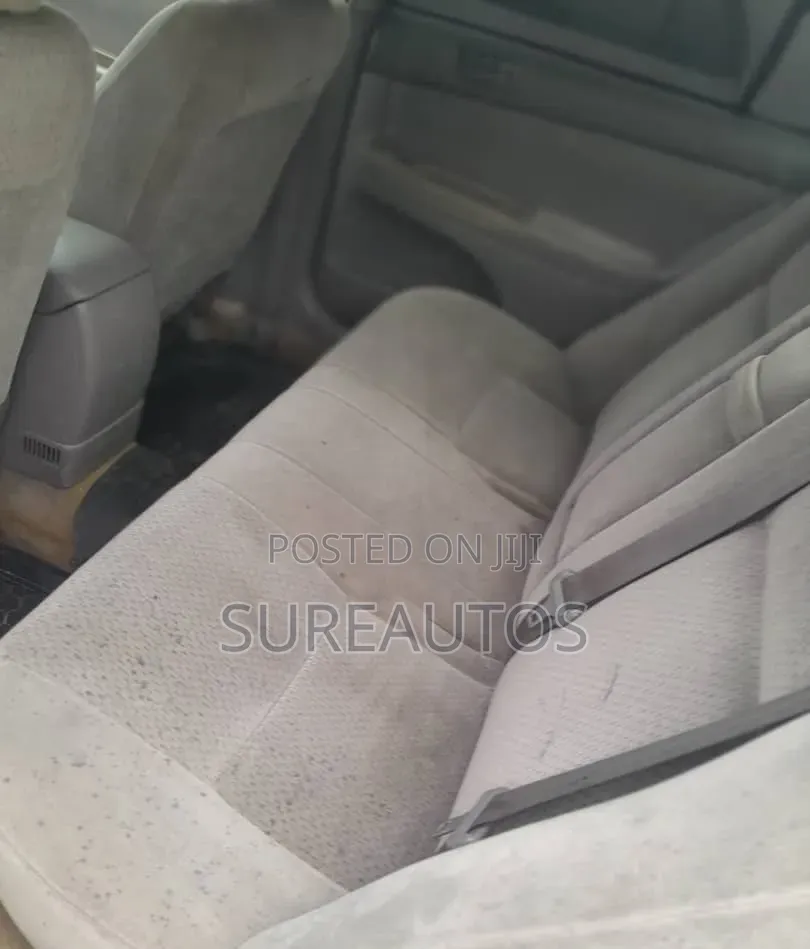 Toyota Camry LE V6 4dr Sedan (3.0L 6cyl 5A) 2005 White