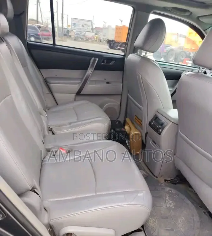 Toyota Highlander 2010 Red