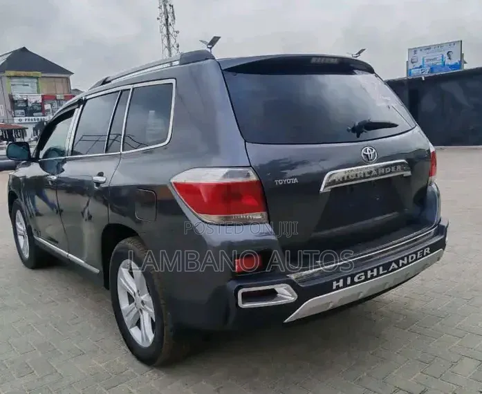 Toyota Highlander 2010 Red