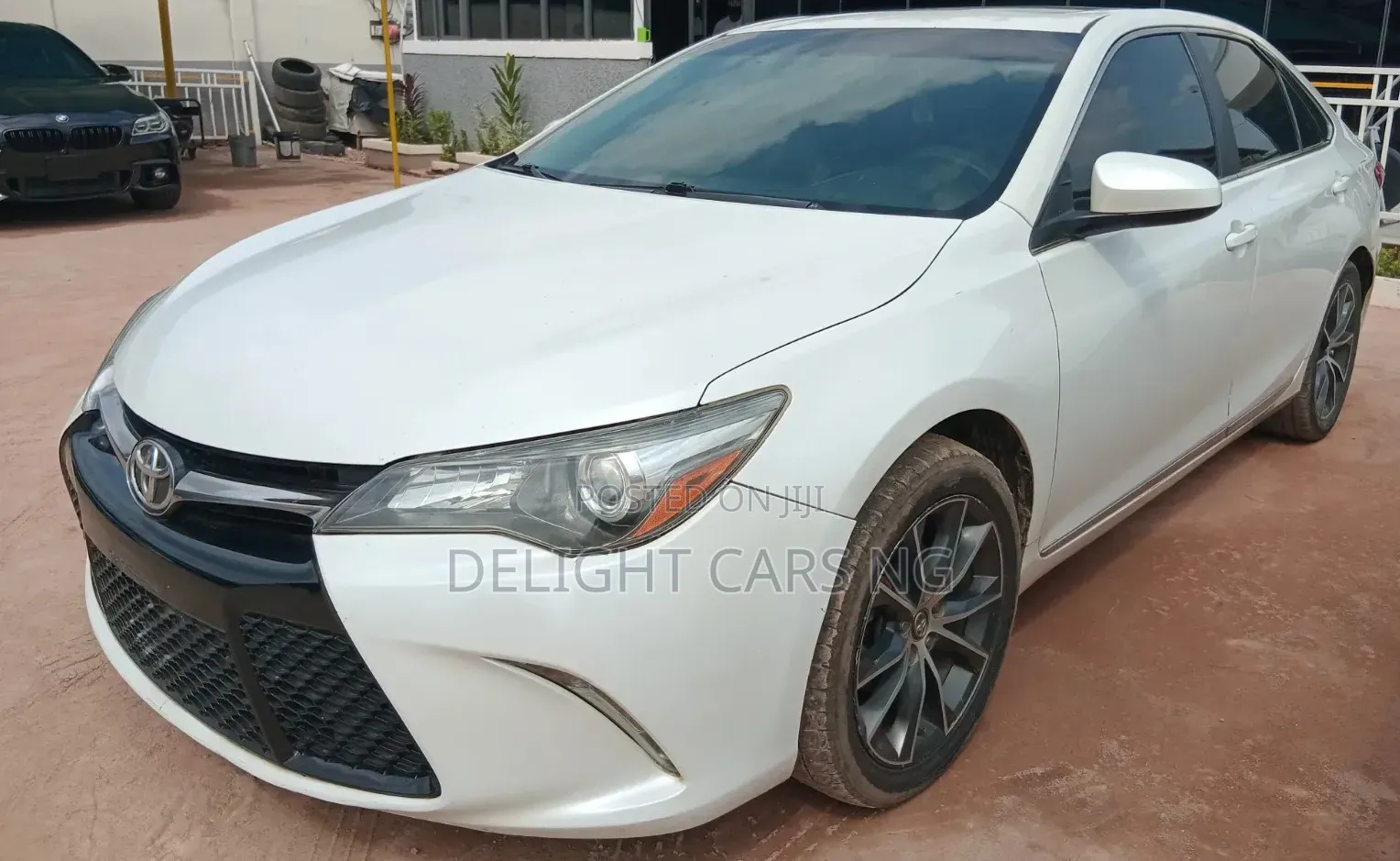 Toyota Camry XSE 4dr Sedan (2.5l 4cyl 6A) 2016 White