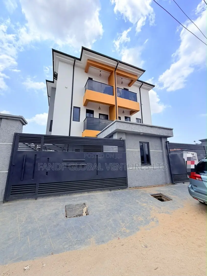 Furnished 4bdrm Duplex in Surulere for sale