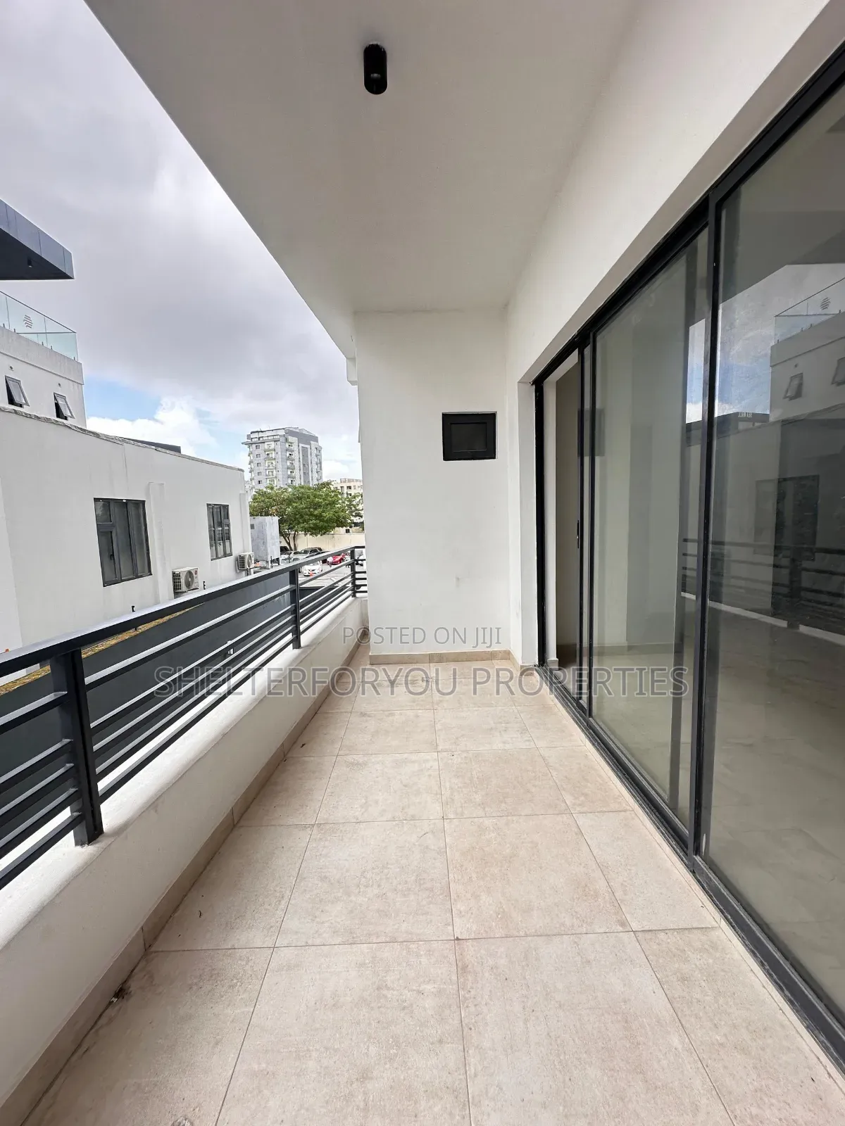 2bdrm Apartment in Lekki Phase 1 for rent