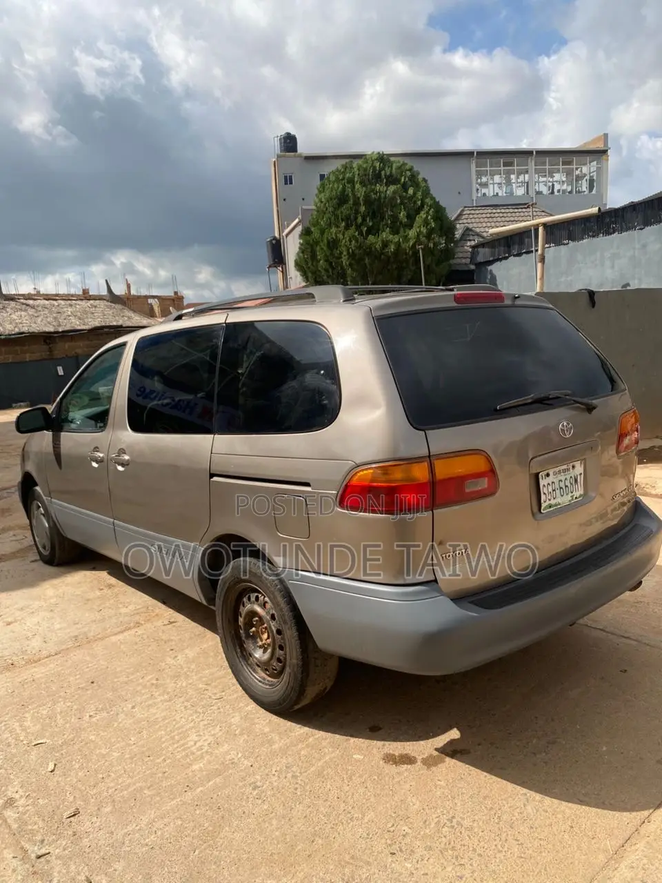 Toyota Sienna 2000 Brown