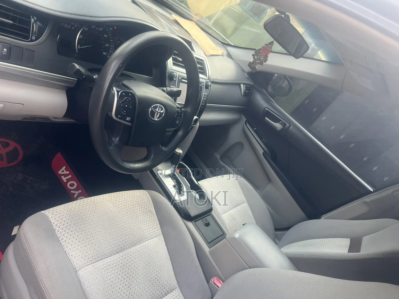 Toyota Camry LE 4dr Sedan (2.5L 4cyl 6A) 2013