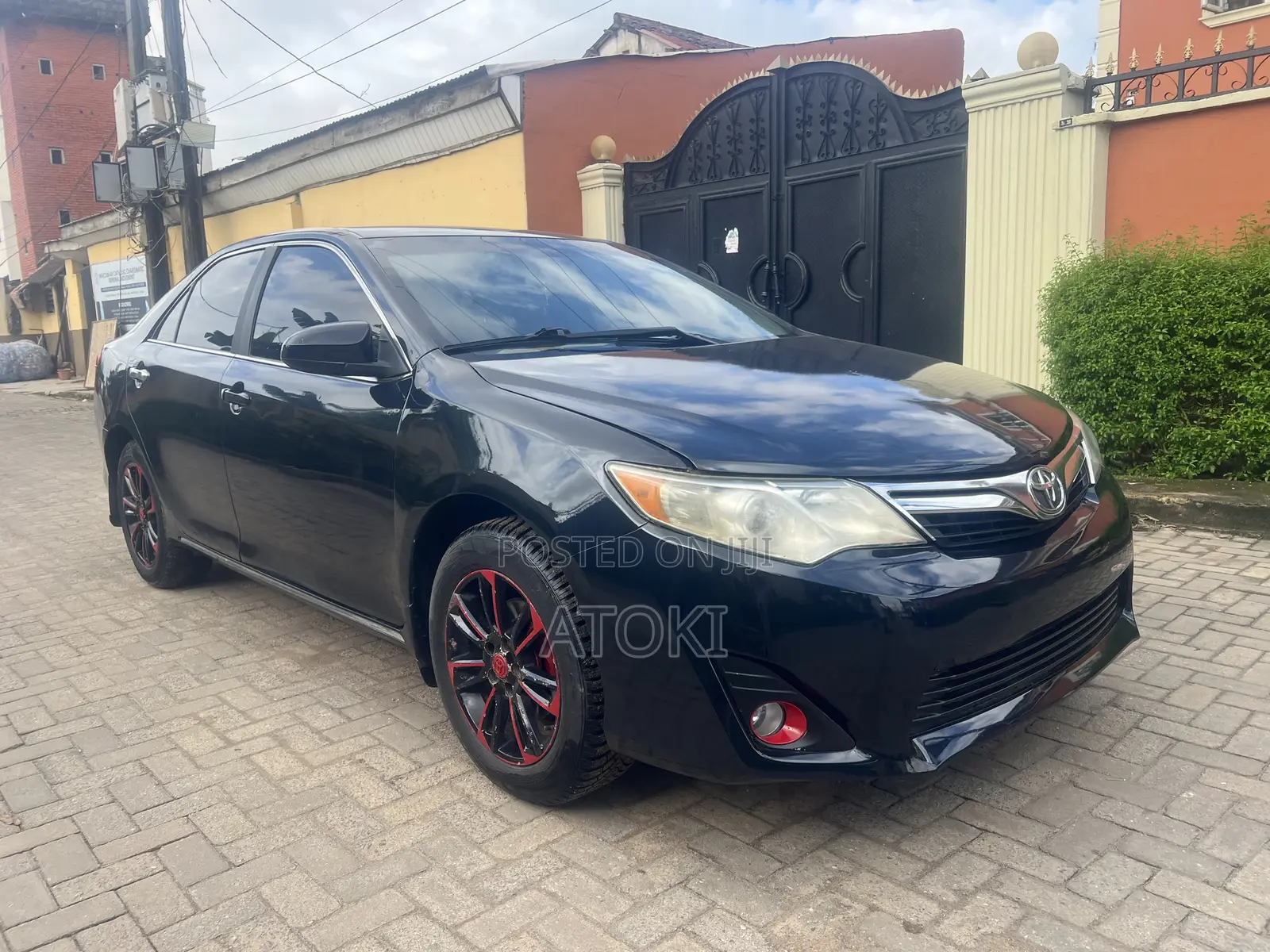 Toyota Camry LE 4dr Sedan (2.5L 4cyl 6A) 2013