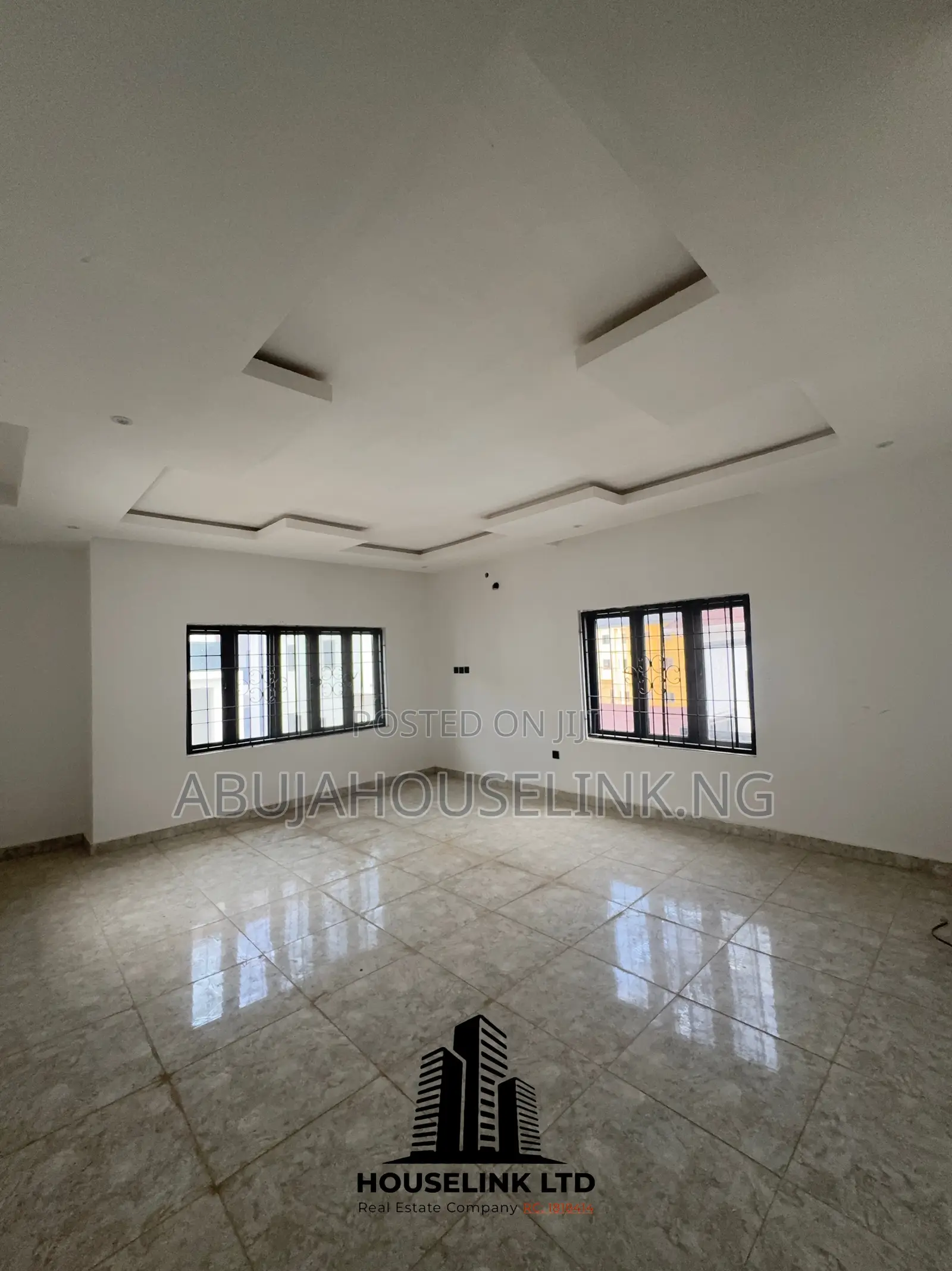 5bdrm Duplex in Guzape Main Abuja for sale