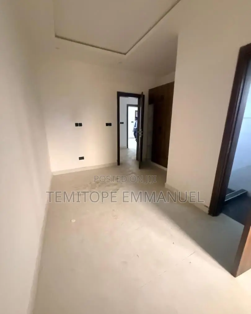 Furnished 3bdrm House in Sangotedo for sale