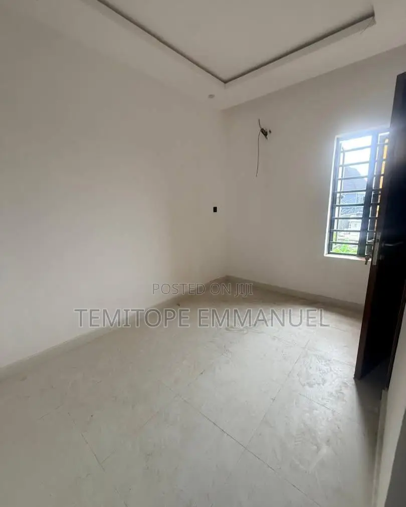 Furnished 3bdrm House in Sangotedo for sale