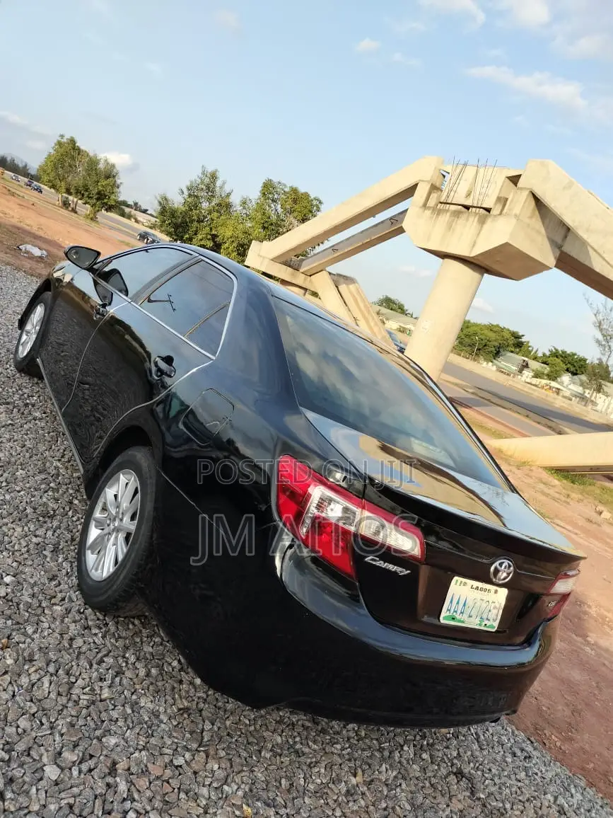 Toyota Camry LE 4dr Sedan (2.5L 4cyl 6A) 2013 Black
