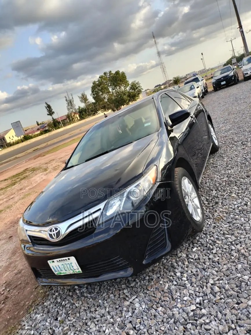 Toyota Camry LE 4dr Sedan (2.5L 4cyl 6A) 2013 Black
