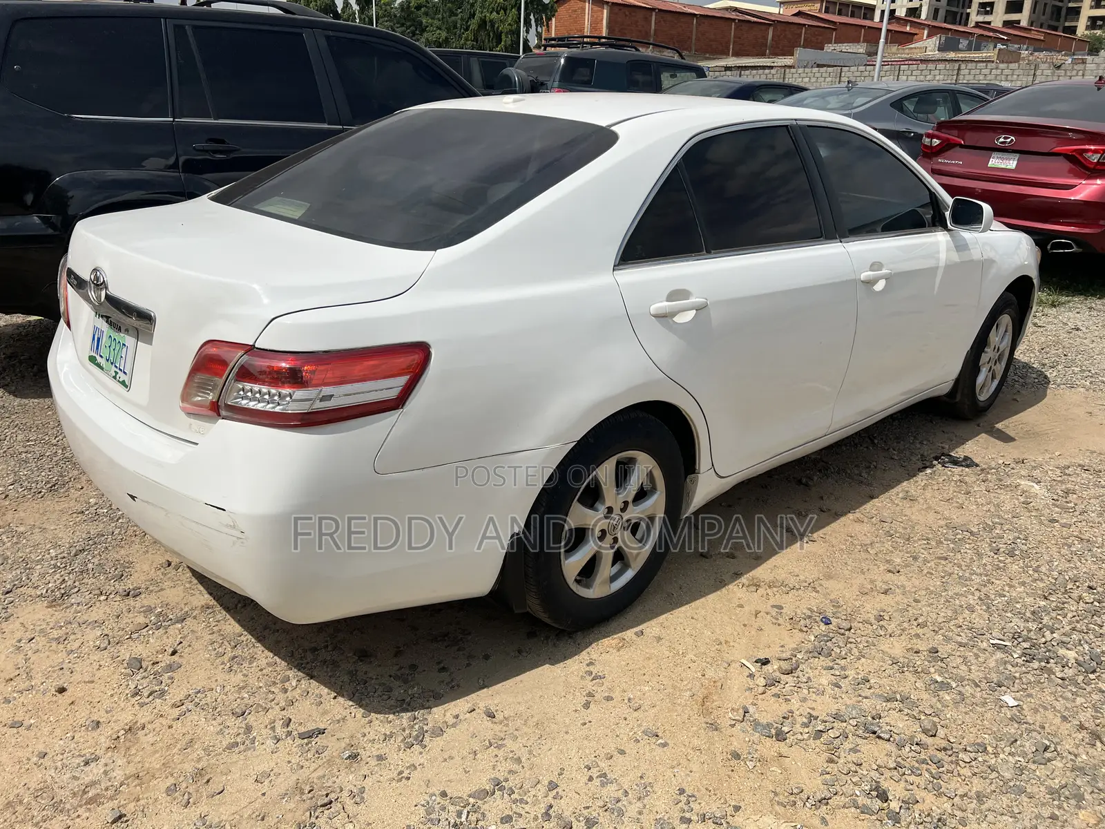 Toyota Camry LE 4dr Sedan (2.5L 4cyl 6A) 2011 White