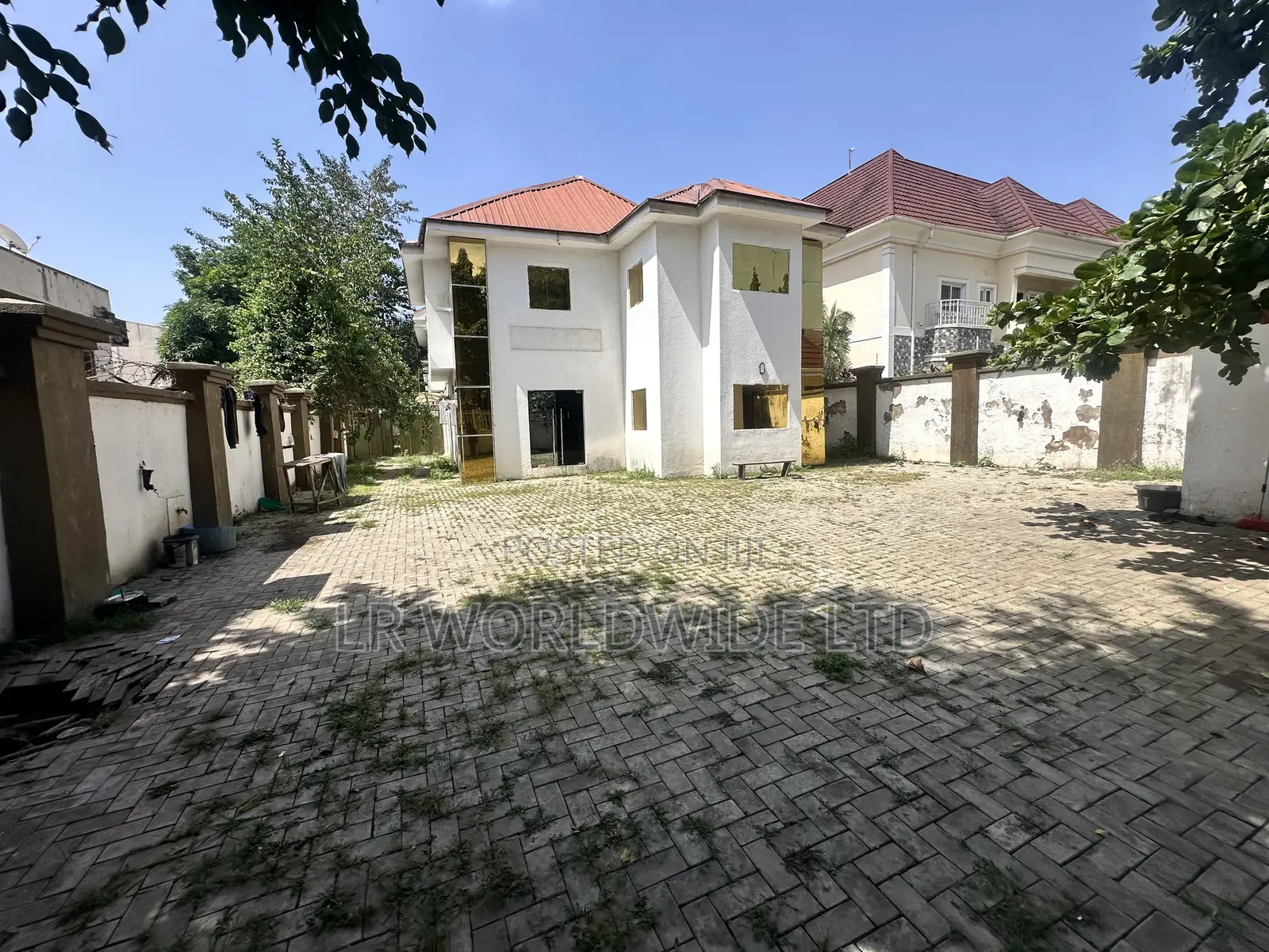 8bdrm Duplex in Wuse 2 for sale