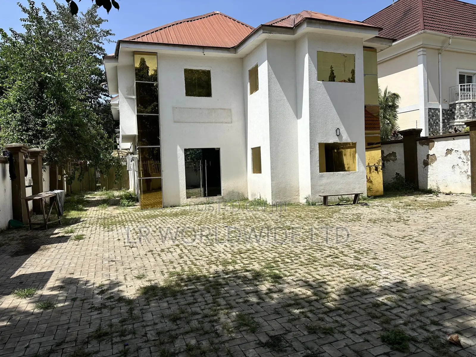 8bdrm Duplex in Wuse 2 for sale