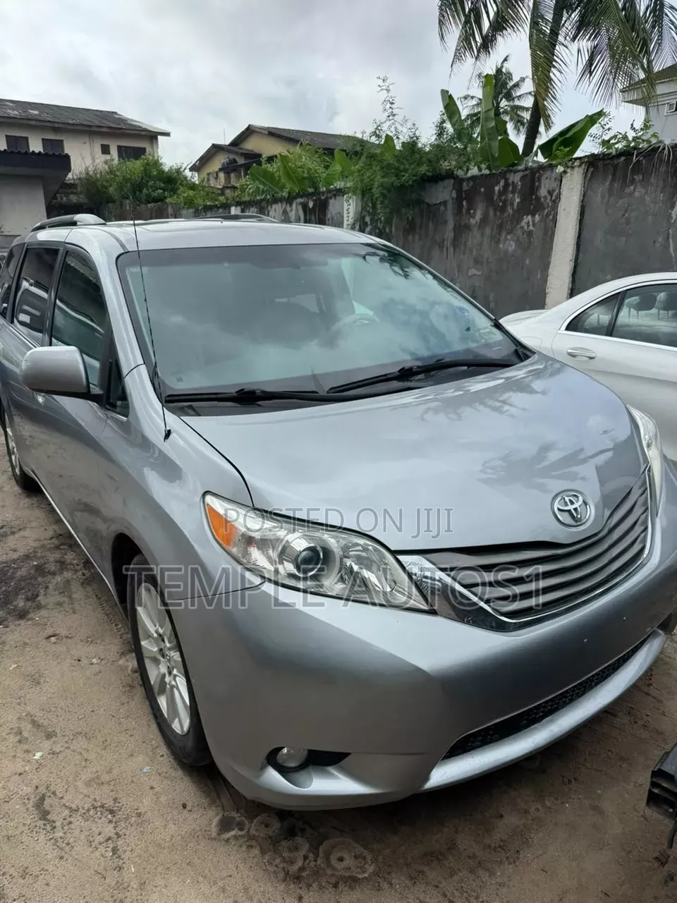 Toyota Sienna XLE 7 Passenger 2012 Gray