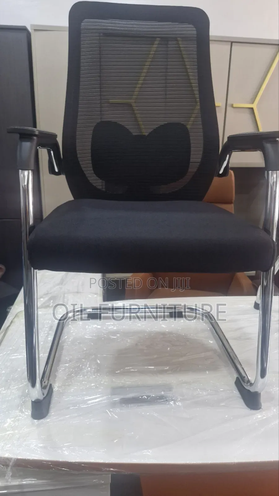 Ergonomic Mesh Visitor Chair With Chrome Cantilever Base