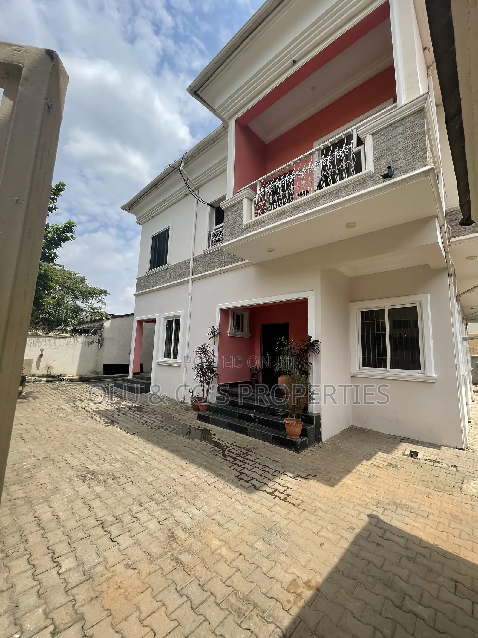 2bdrm Block of Flats in Wuse for rent