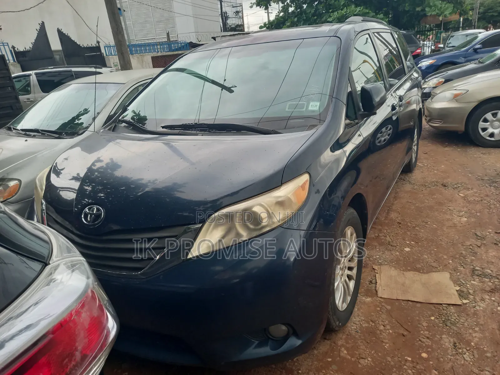 Toyota Sienna 2011 Blue