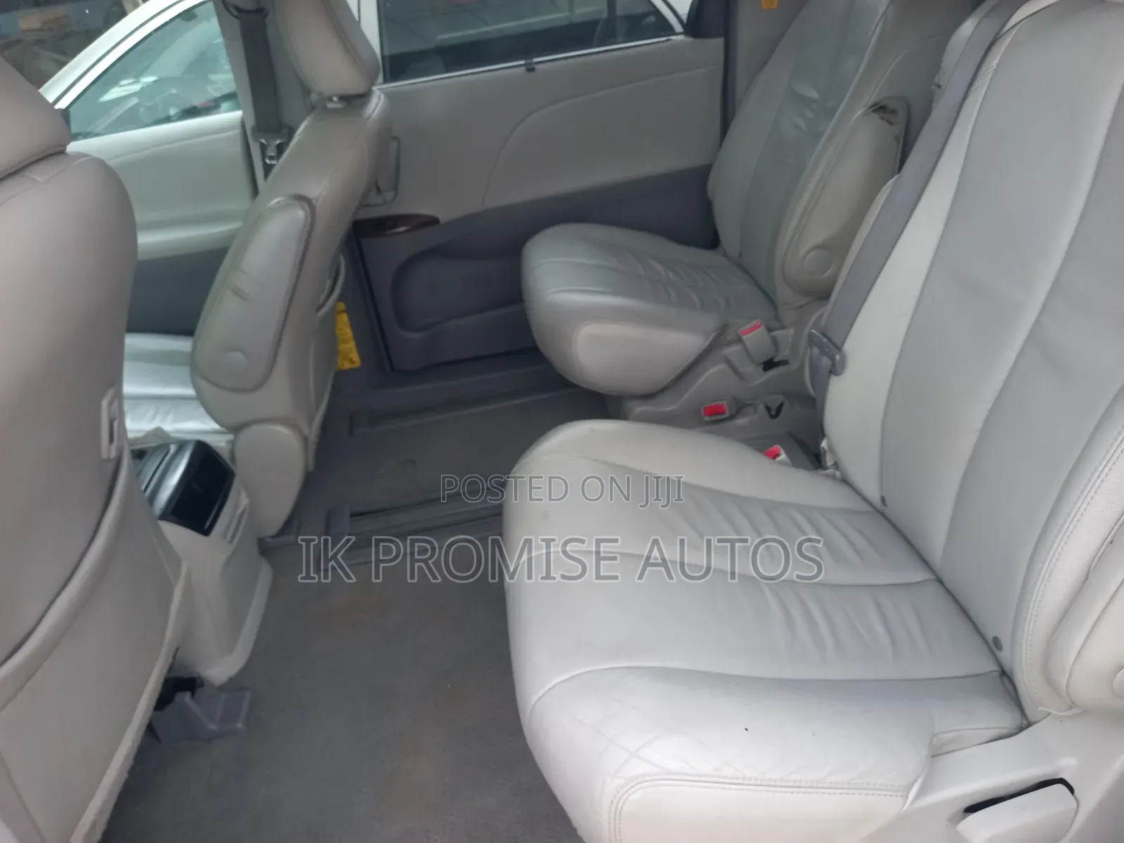 Toyota Sienna 2011 Blue
