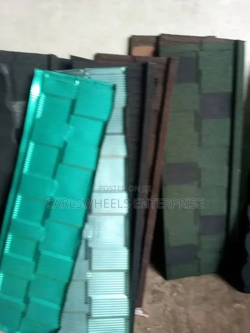 Large Stock of Different Designs / Quality Stone Coated Roof