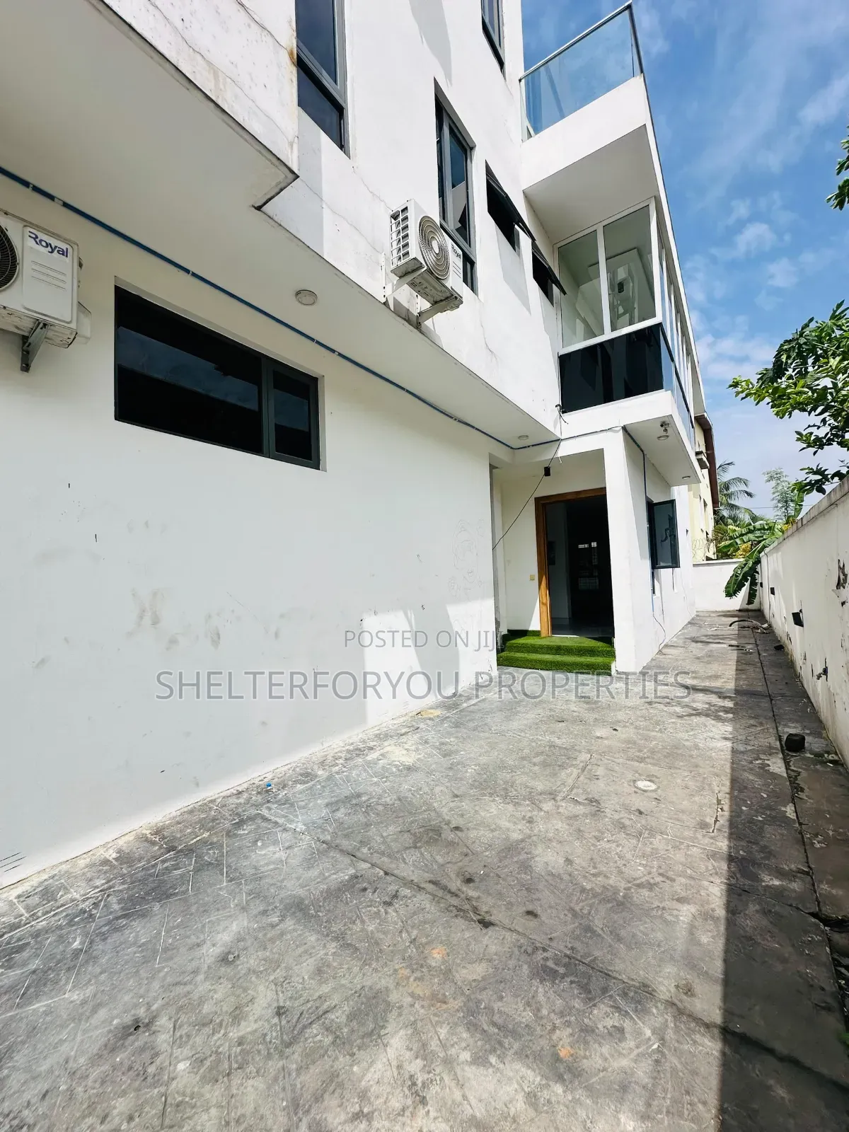 5bdrm Duplex in Lekki Phase 1 for sale