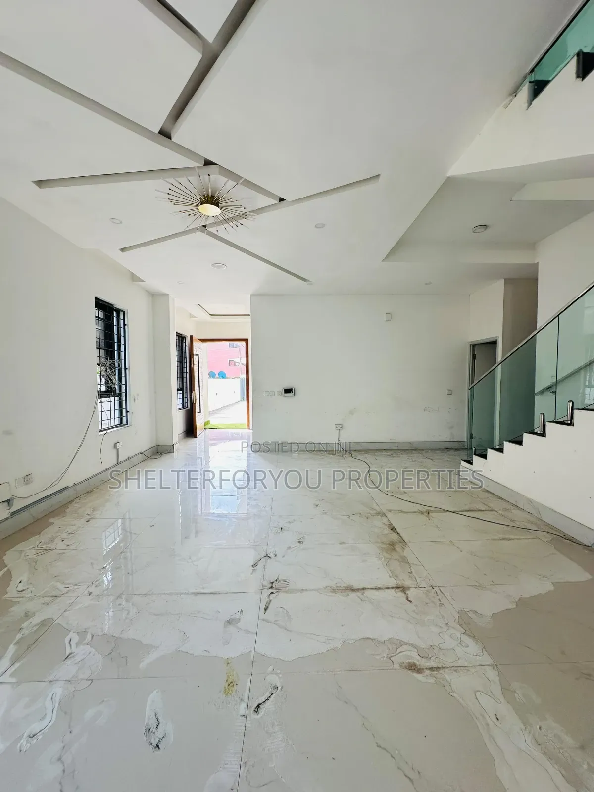 5bdrm Duplex in Lekki Phase 1 for sale