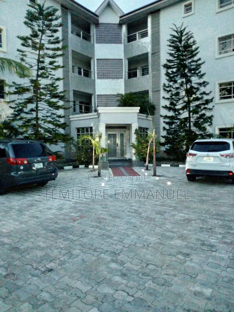 Furnished 20bdrm Block of Flats in Lekki Phase 1 for sale