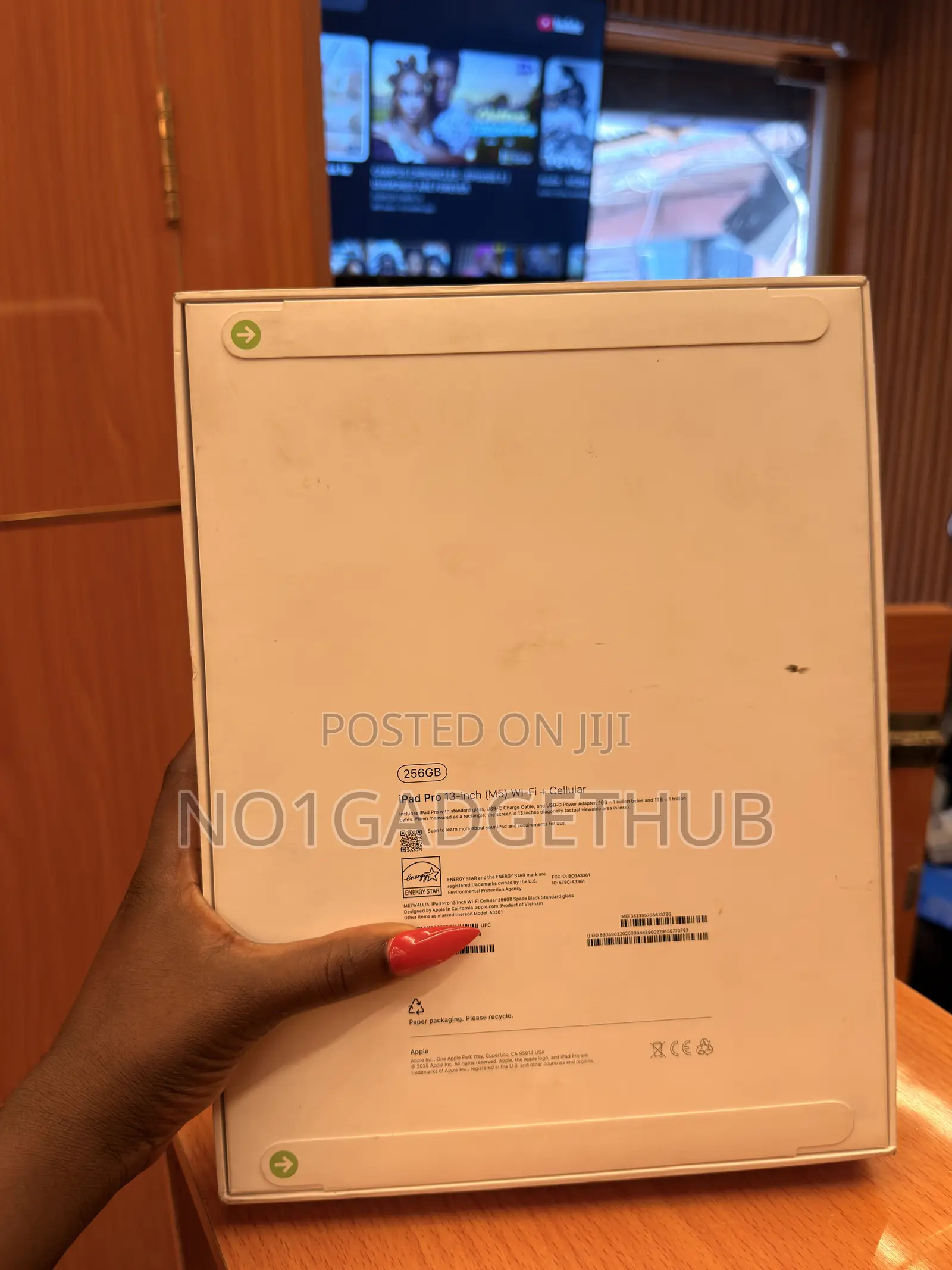 New Apple iPad Pro 13 (2025) 256 GB Black