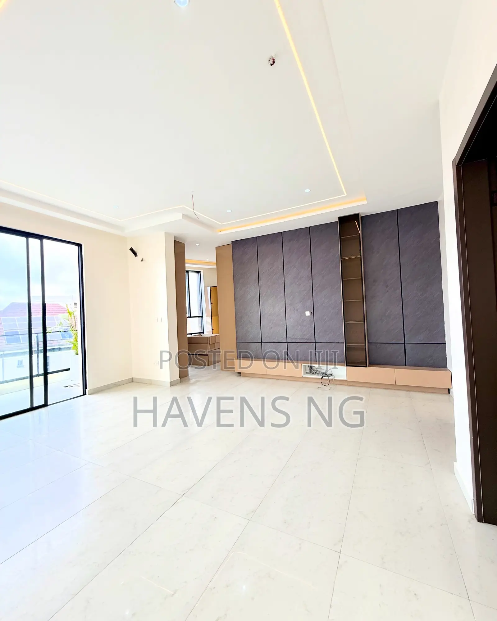 5bdrm Duplex in Lekki Phase 2 for sale