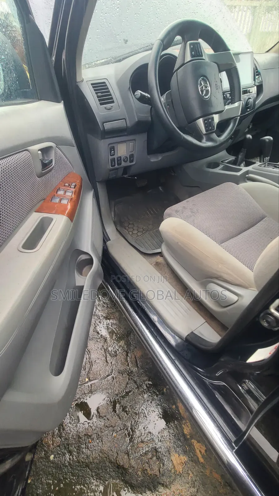 Toyota Hilux 2014 Black