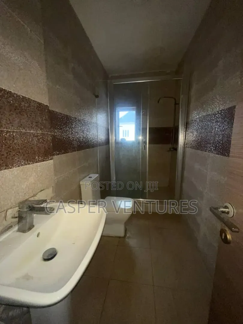 2bdrm Apartment in Chevyview Estate, Chevron for rent