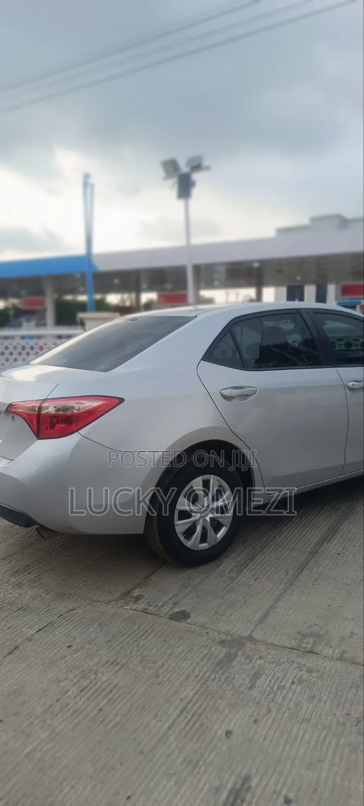 Toyota Corolla LE Eco (1.8L 4cyl 2A) 2019 Silver