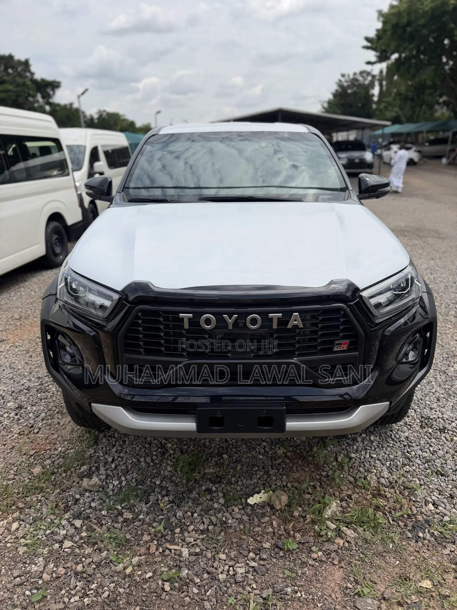 Toyota Hilux 2024 Black