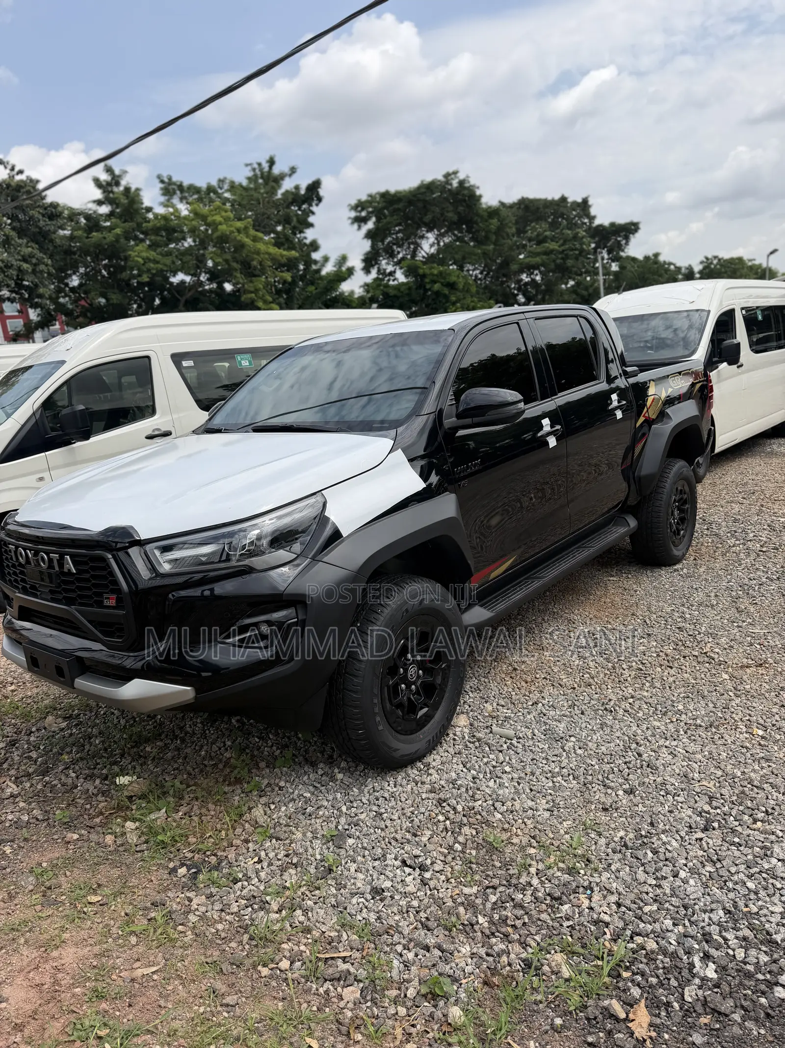 Toyota Hilux 2024 Black