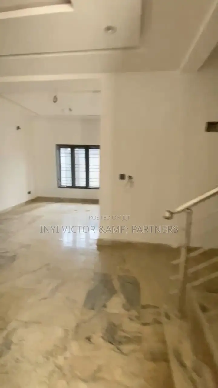 Furnished 6bdrm Duplex in Durumi for rent
