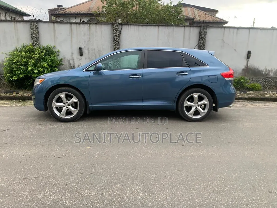 Toyota Venza 2010 Blue