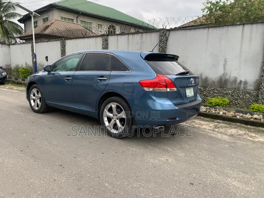 Toyota Venza 2010 Blue