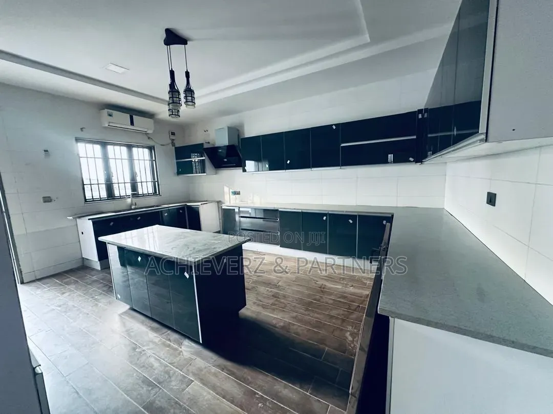 5bdrm Duplex in Zone 2 / Wuse for rent