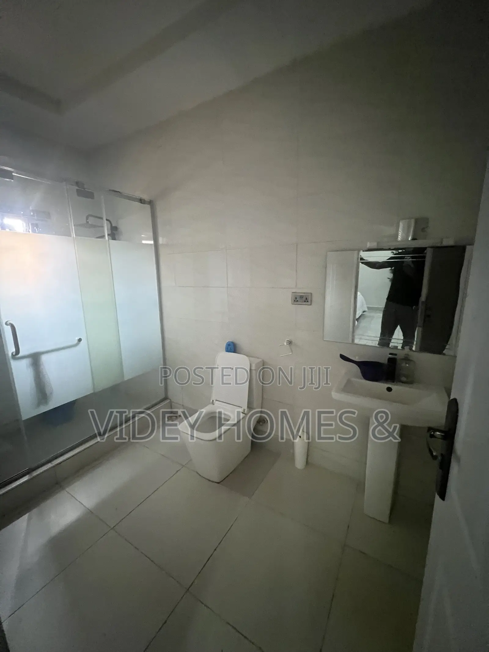 Furnished 3bdrm Bungalow in Suncity Estate, Galadimawa for rent