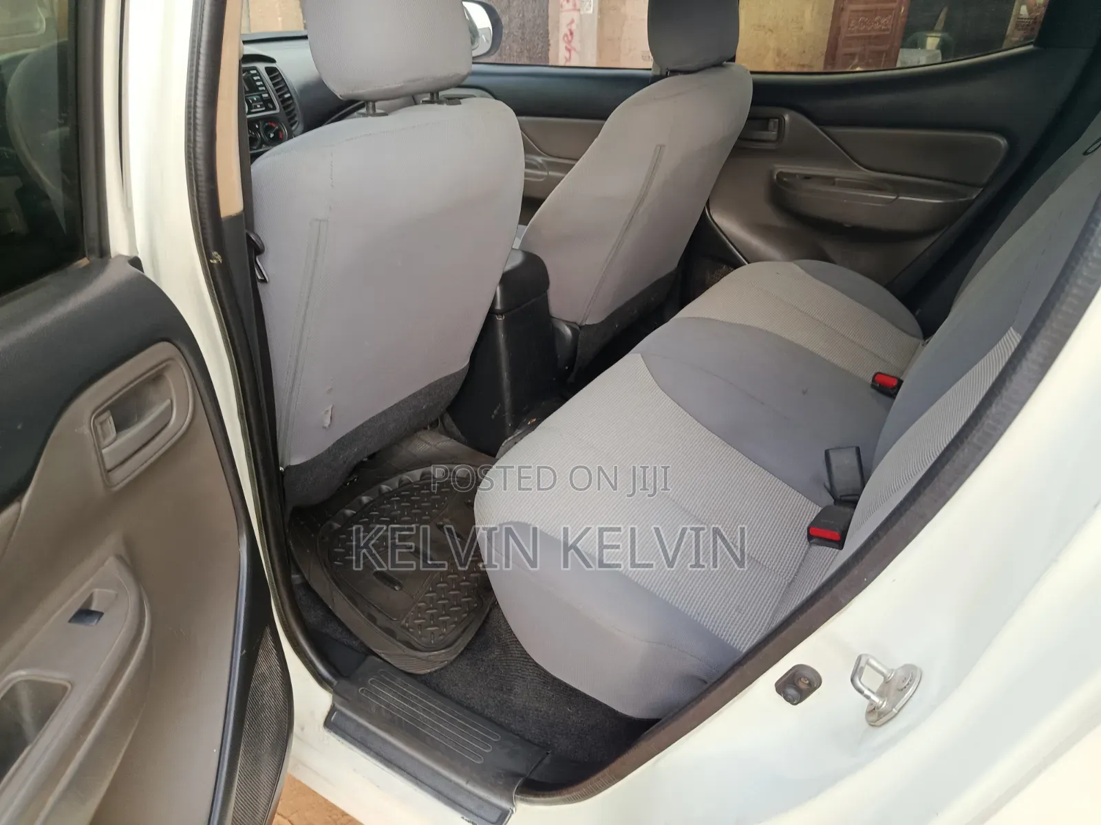 Mitsubishi L200 2016 White