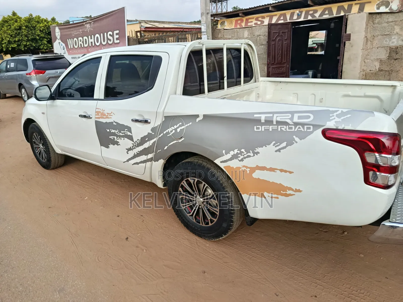 Mitsubishi L200 2016 White