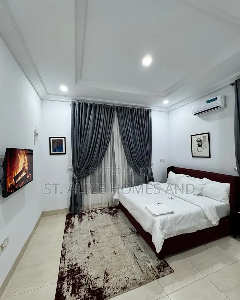 Elk 3 Bedroom Luxurious Apartment - Fully Serviced & Airport Proximity