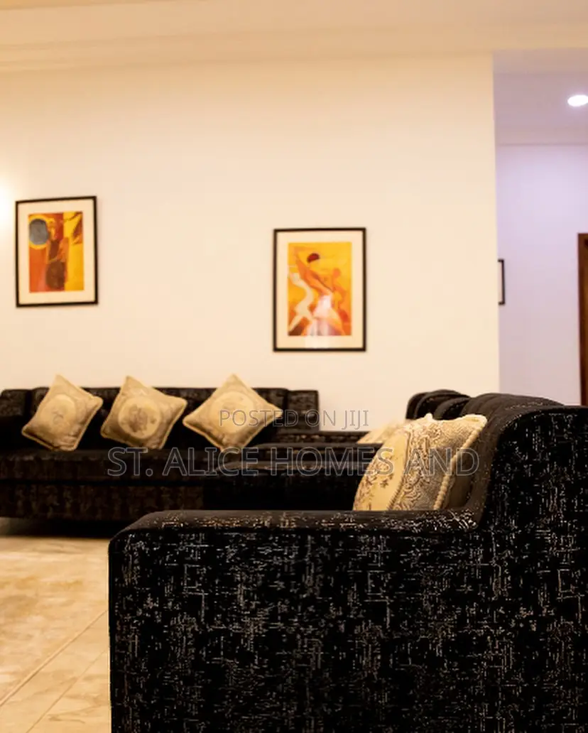 Elk 3 Bedroom Luxurious Apartment - Fully Serviced & Airport Proximity