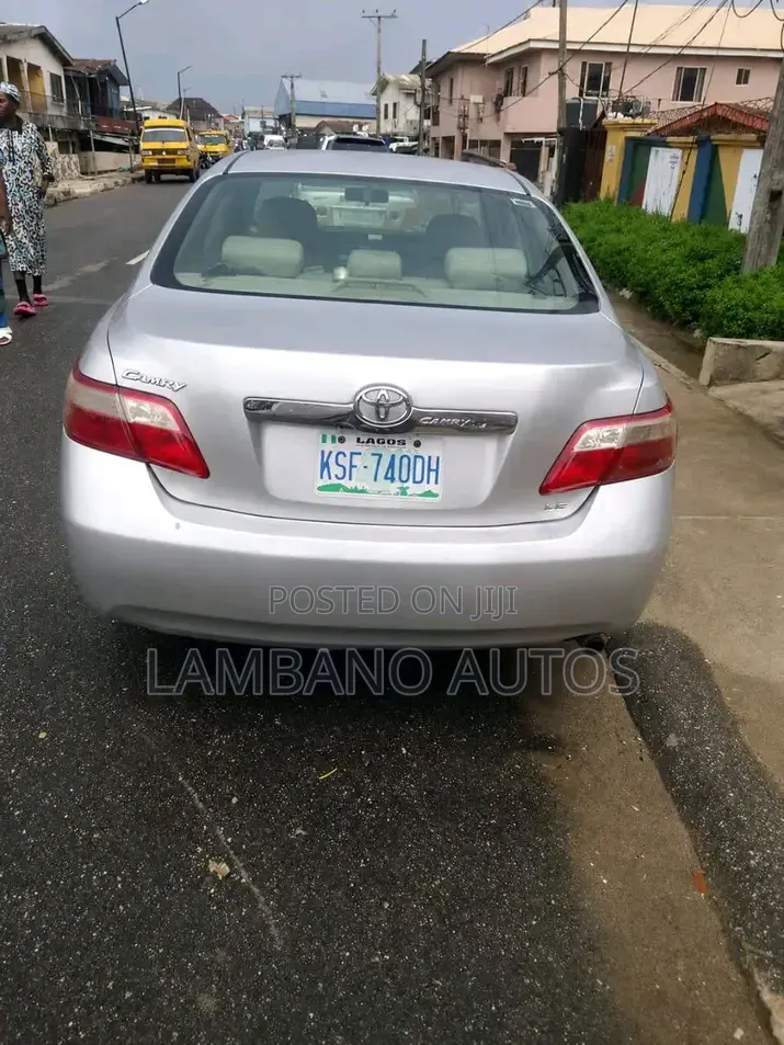 Toyota Camry 2008 Gold